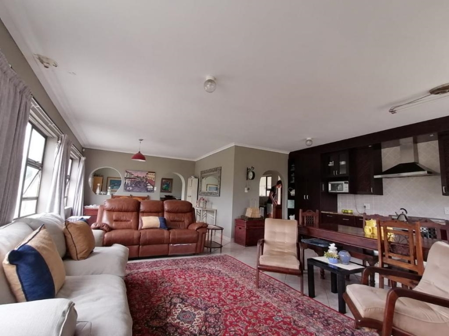 To Let 3 Bedroom Property for Rent in Paradise Beach Eastern Cape